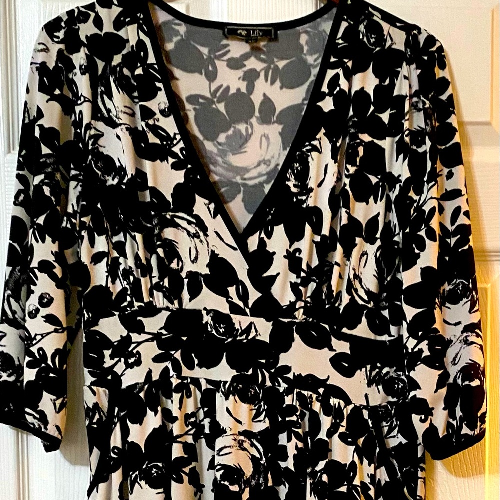 XL Lily V Neck Dress